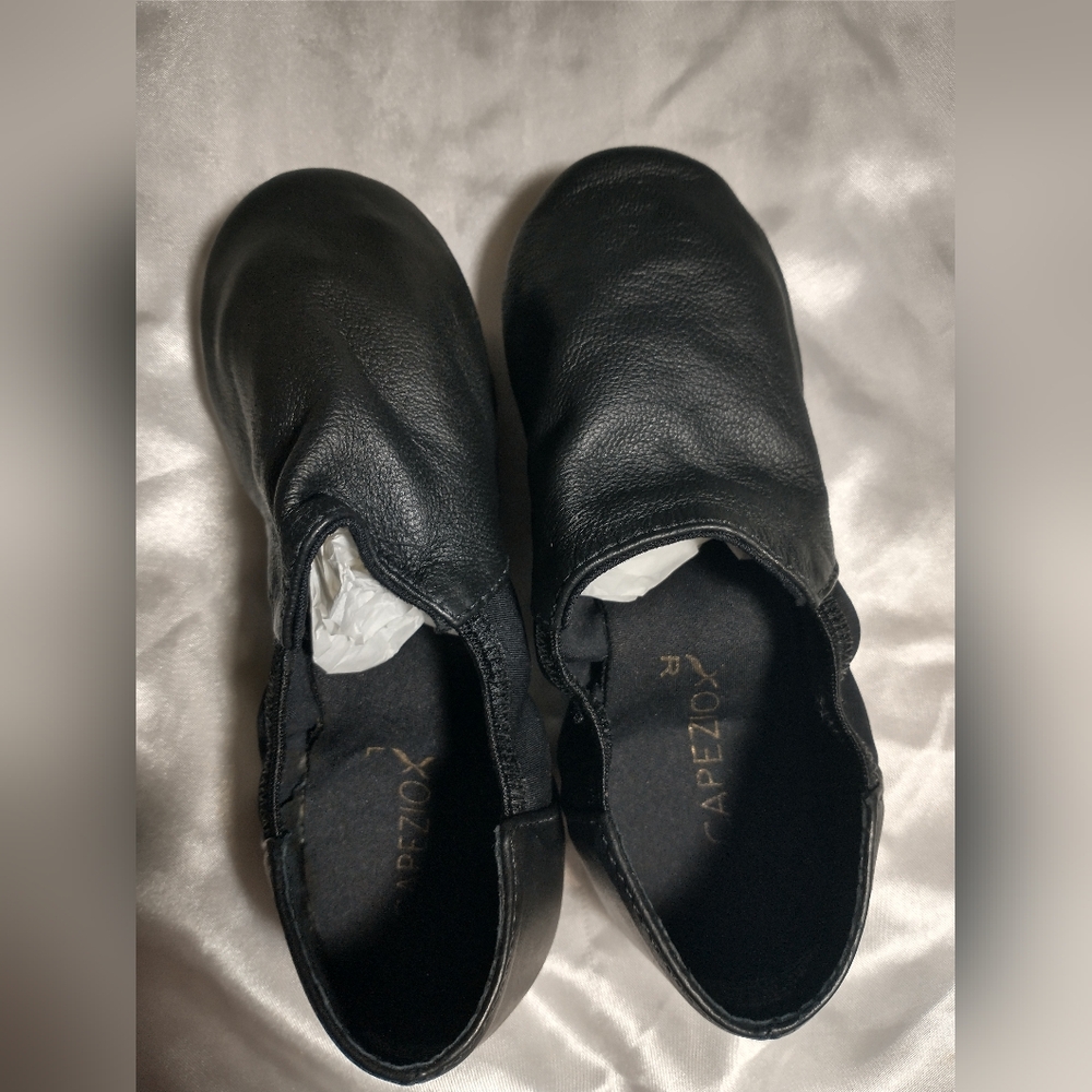 NiB Capezio Hanami Wonder Jazz Shoes - Size 1M